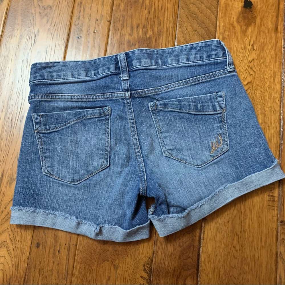 Express Jeans Outlet | medium wash distressed shorts | Sz 0 - Picture 7 of 11